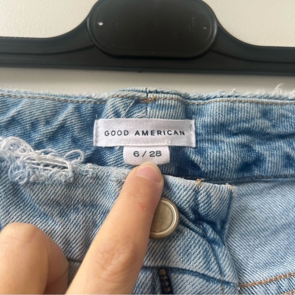 Good American Good High Rise Cropped Girlfriend Straight Jeans - Light Blue - 6 - Picture 9 of 13
